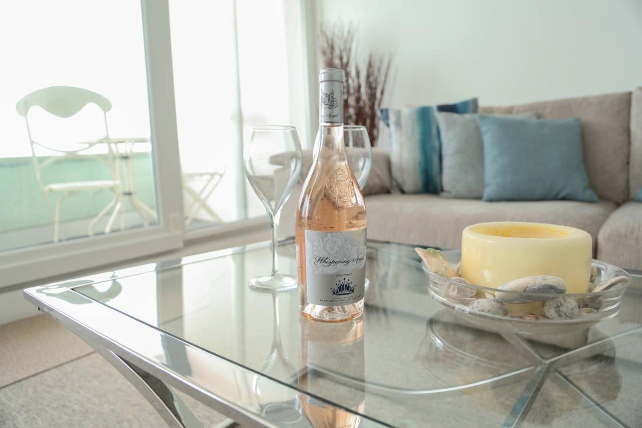 צ'יצ'סטר Tides - Beach Front Apartment In Bracklesham Bay מראה חיצוני תמונה